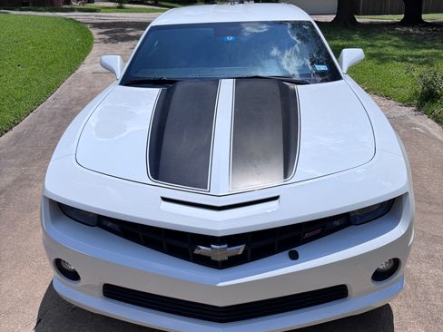Used 2010 Chevrolet Camaro SS w/ RS Package RWD image 4
