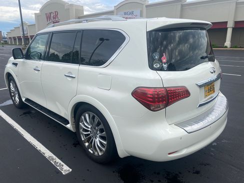 Used 2016 INFINITI QX80 4WD w/ 22" Wheel Package image 4