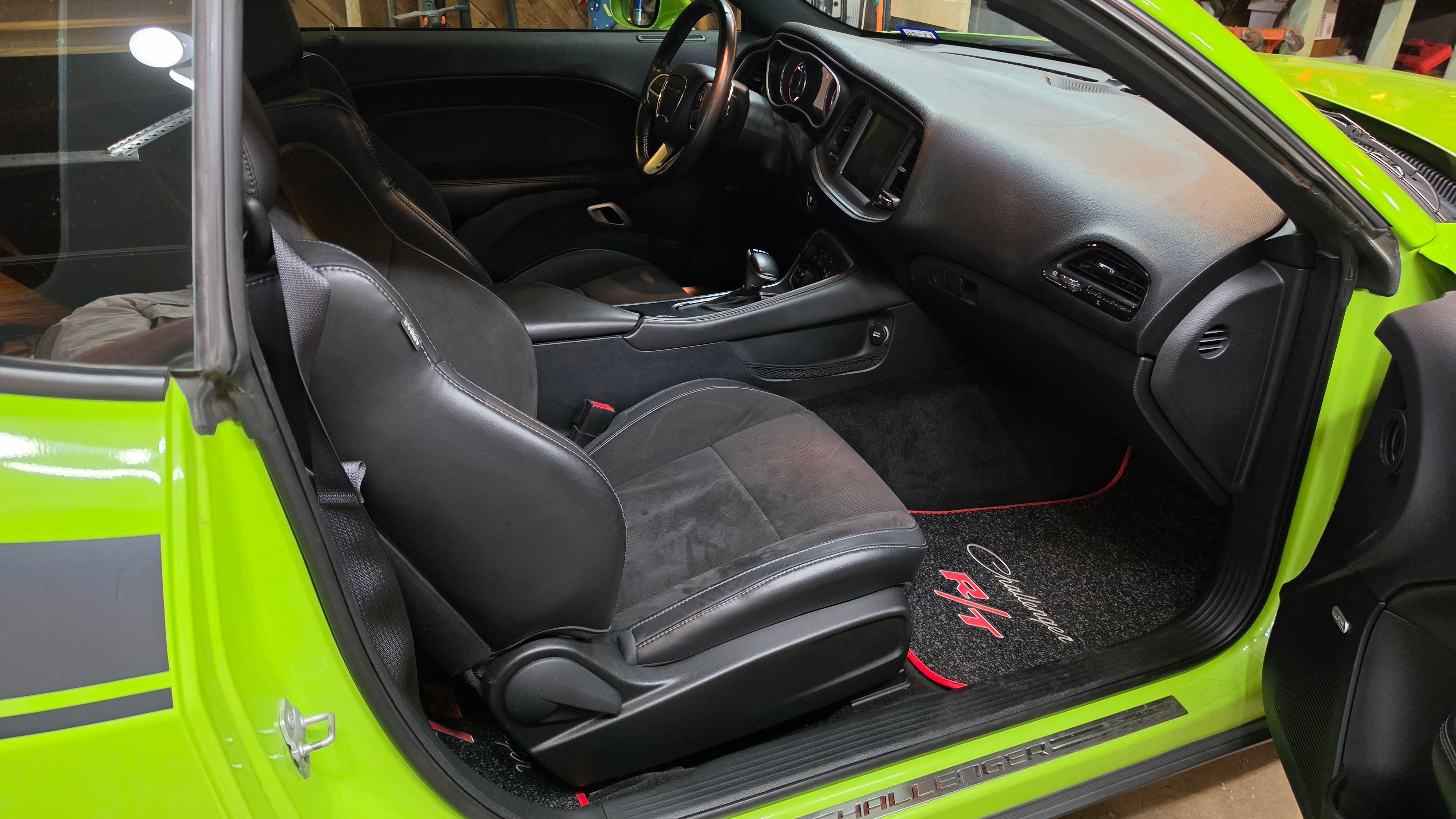 Used 2015 Dodge Challenger R/T Plus RWD image 18