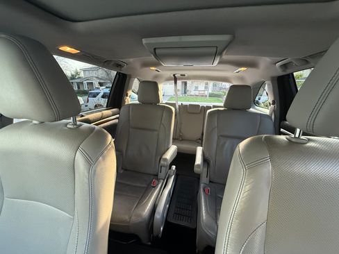 Used 2014 Toyota Highlander Limited image 13