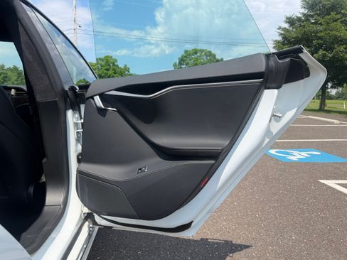 Used 2021 Tesla Model S Long Range Plus AWD/4WD image 9