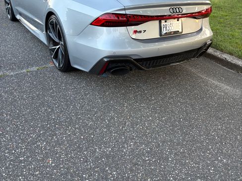 Used 2021 Audi RS 7 Sportback w/ Carbon Optic Package AWD/4WD image 2