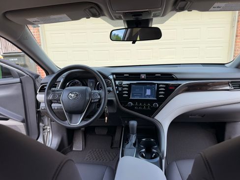 Used 2019 Toyota Camry LE FWD image 13