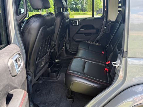 Used 2021 Jeep Wrangler Unlimited Rubicon AWD/4WD image 10