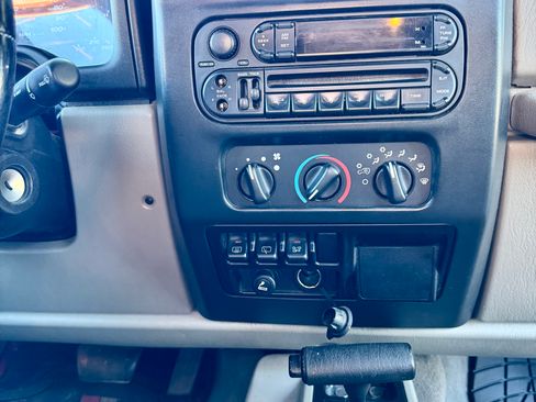 Used 2003 Jeep Wrangler X AWD/4WD image 31