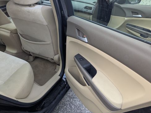 Used 2010 Honda Accord LX-P image 18