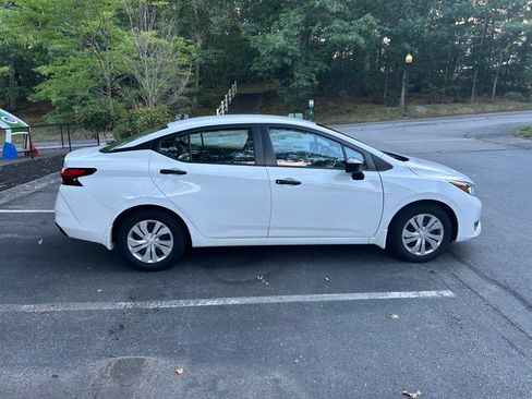 Used 2023 Nissan Versa S w/ Trunk Package FWD image 8