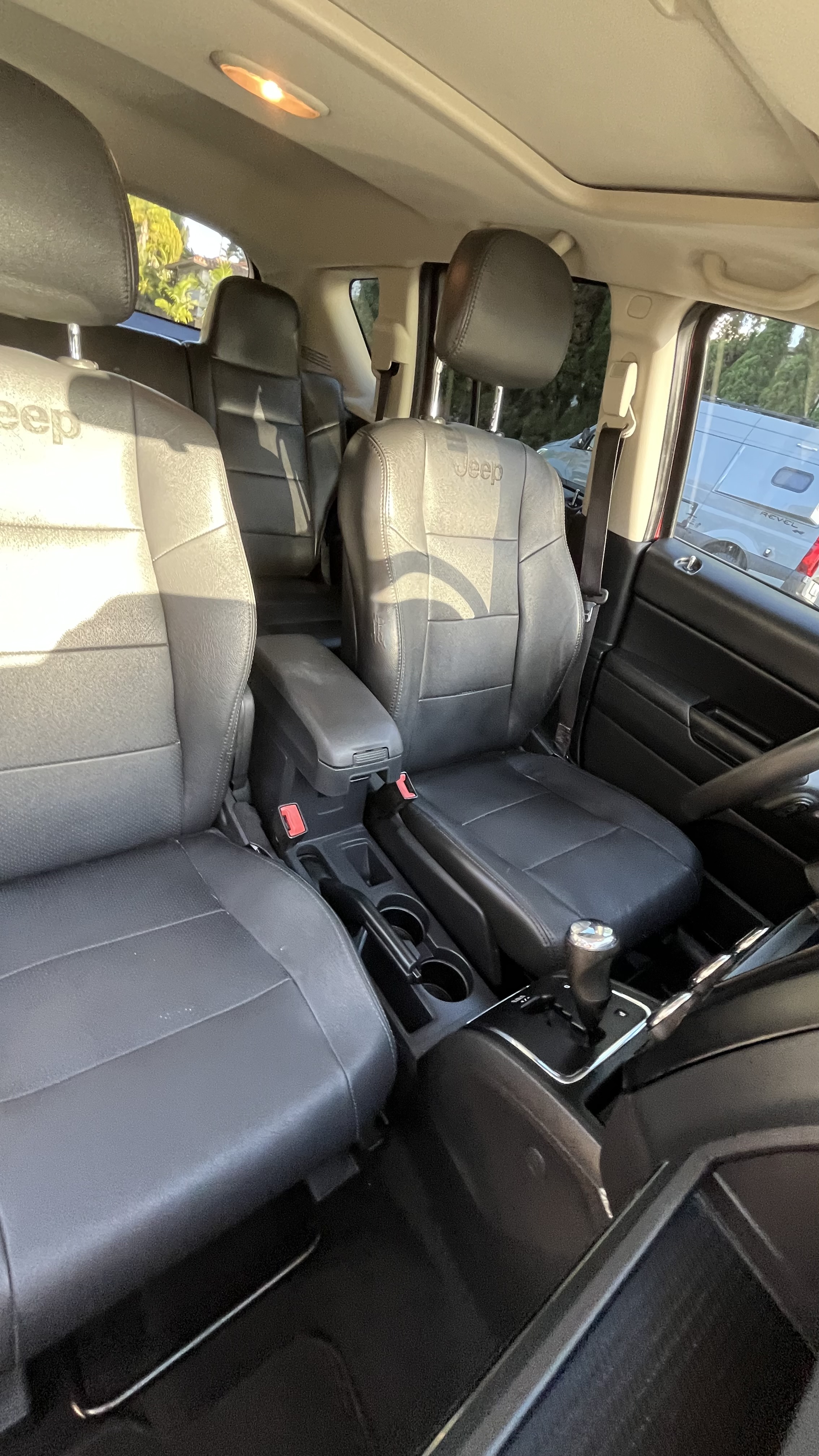 Used 2012 Jeep Compass Latitude w/ Sun/Sound Group FWD image 17