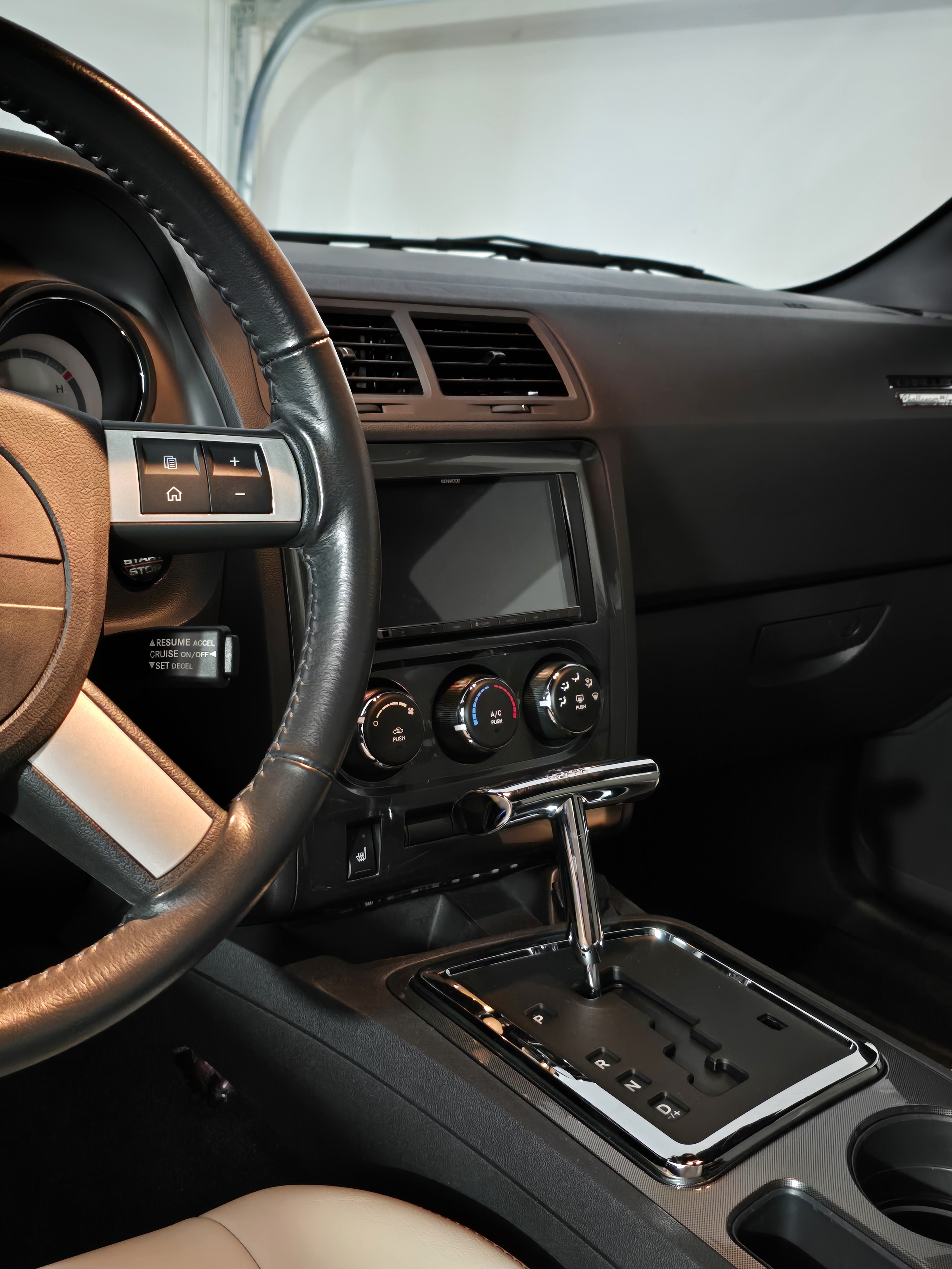 Used 2010 Dodge Challenger R/T RWD image 10
