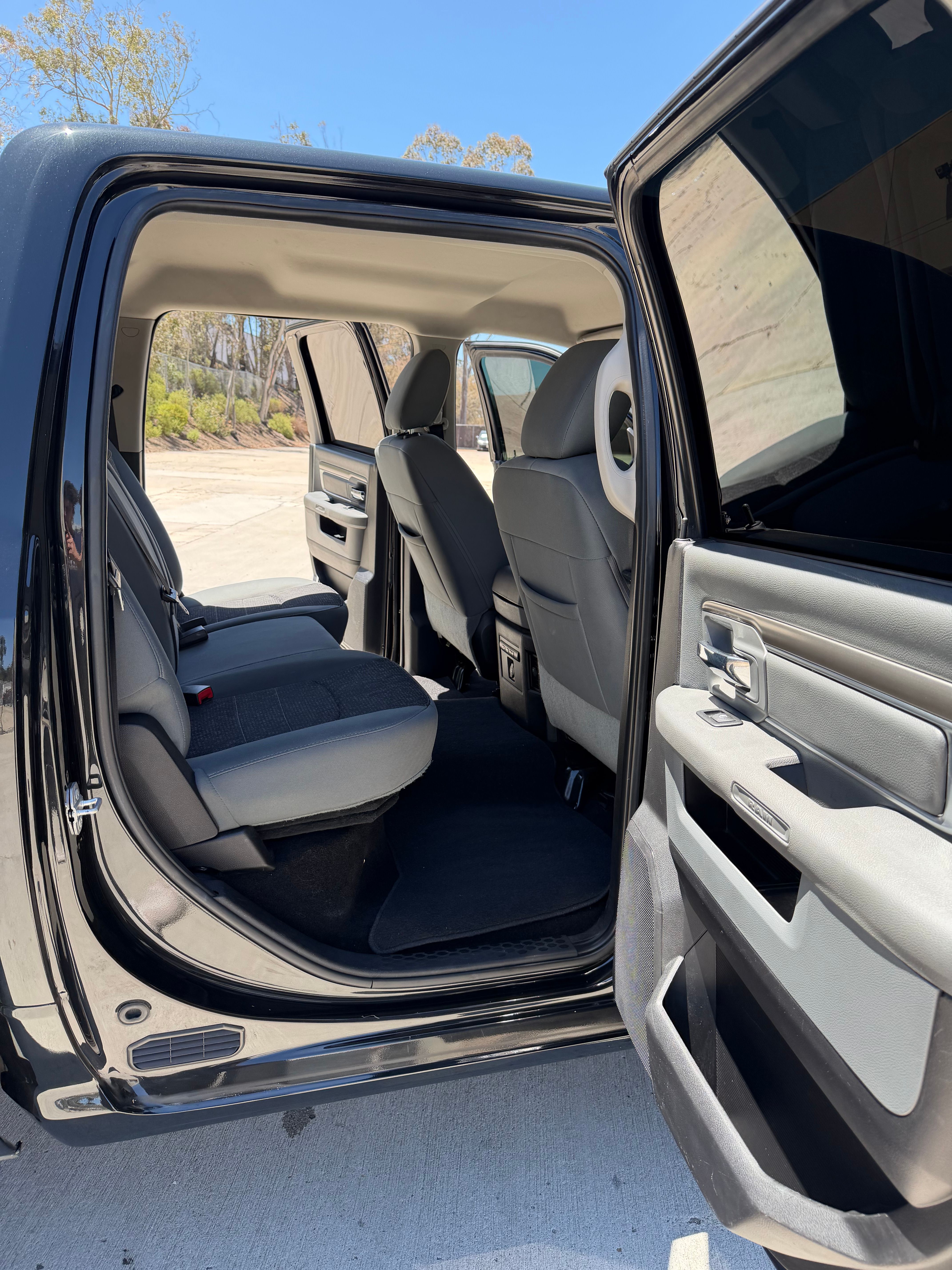 Used 2016 RAM 2500 SLT w/ Luxury Group RWD image 15