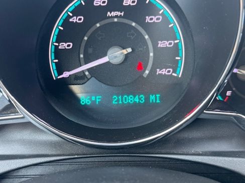 Used 2011 Chevrolet Malibu LT image 6