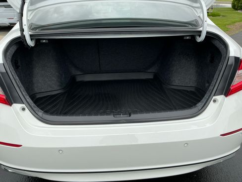 Used 2022 Honda Accord Touring image 9
