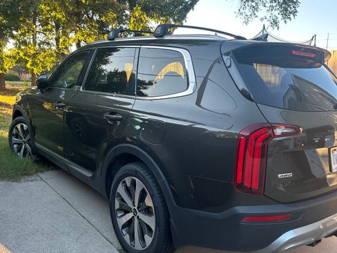 Used 2020 Kia Telluride EX w/ EX Premium Package image 2