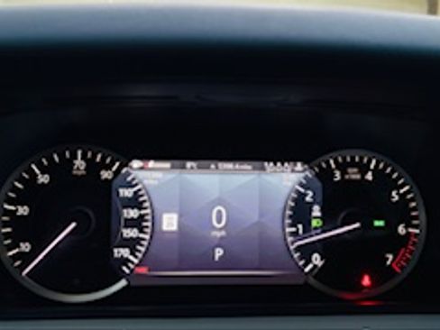 Used 2022 Land Rover Range Rover Velar R-Dynamic S image 9