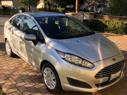 Used 2014 Ford Fiesta S image 2