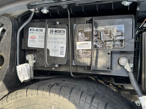 Used 2004 Jaguar XJ8 image 17