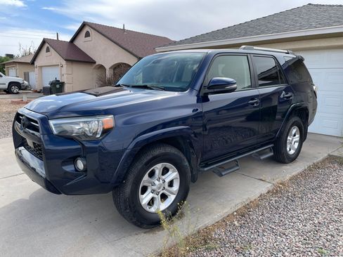 Used 2020 Toyota 4Runner SR5 Premium image 2