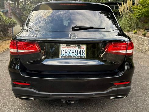 Used 2019 Mercedes-Benz GLC 300 4MATIC image 5