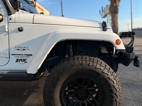 Used 2018 Jeep Wrangler Unlimited Sahara image 8