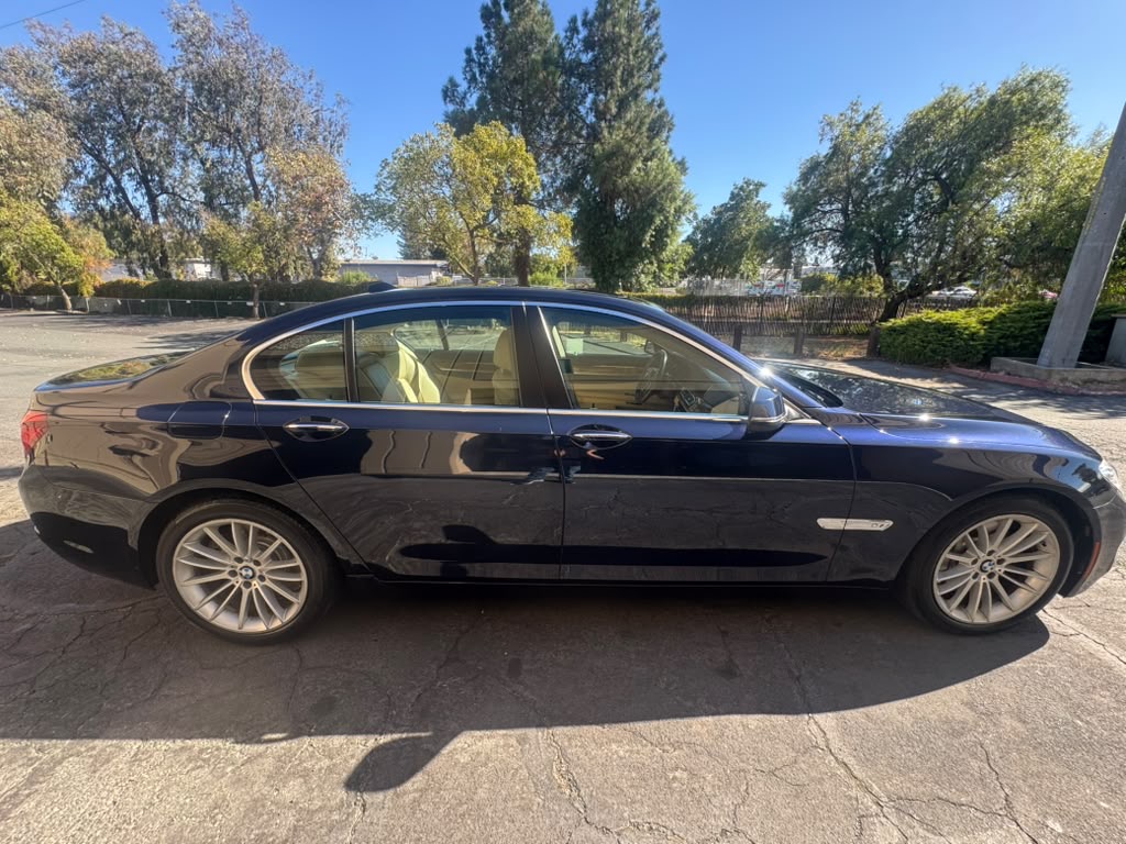 Used 2015 BMW 750i RWD image 13