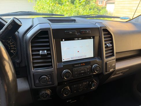 Used 2018 Ford F150 XLT w/ Equipment Group 302A Luxury AWD/4WD image 13