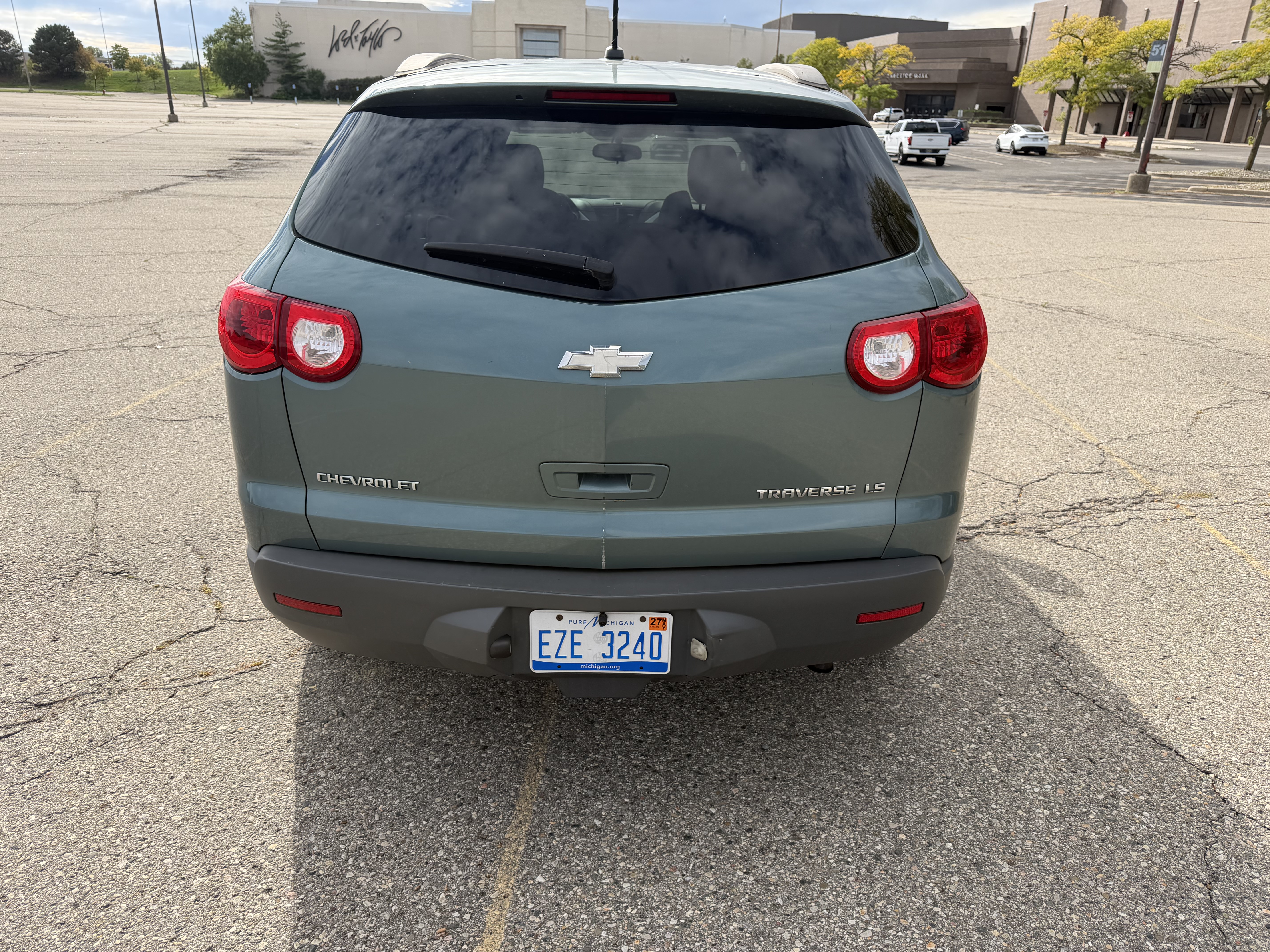 Used 2009 Chevrolet Traverse LS FWD image 8