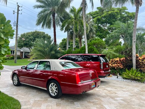 Used 2011 Cadillac DTS Luxury image 14