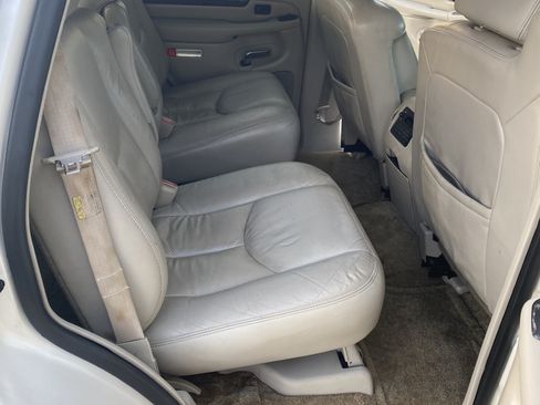 Used 2003 Cadillac Escalade AWD w/ Marketing Vehicle Package image 12