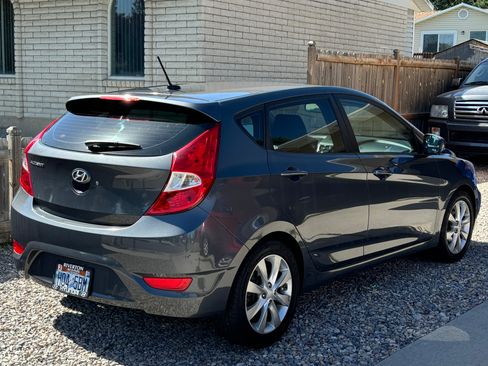 Used 2012 Hyundai Accent SE image 5