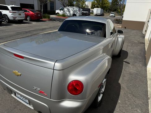 Used 2004 Chevrolet SSR w/ Preferred Equipment Group image 15