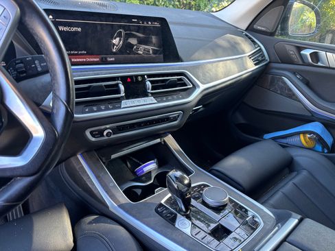 Used 2021 BMW X7 xDrive40i w/ Premium Package image 12