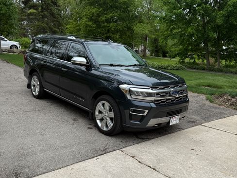 Used 2022 Ford Expedition Max Platinum AWD/4WD image 2