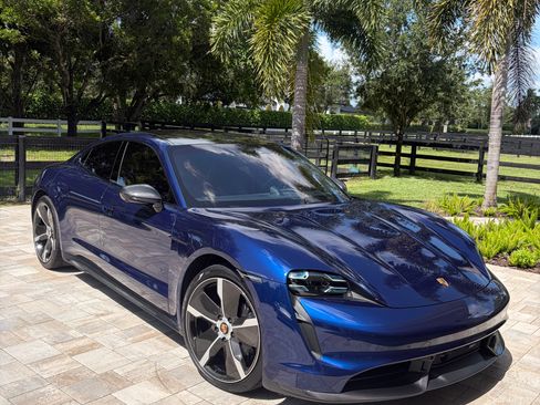 Used 2020 Porsche Taycan AWD/4WD image 8