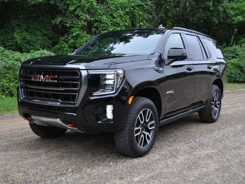 Used 2026 GMC Yukon XL AT4 w/ AT4 Premium Package AWD/4WD image 4