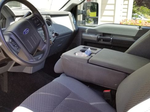 Used 2012 Ford F250 XLT w/ XLT Interior Pkg image 10