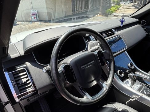 Used 2019 Land Rover Range Rover Sport HSE image 10