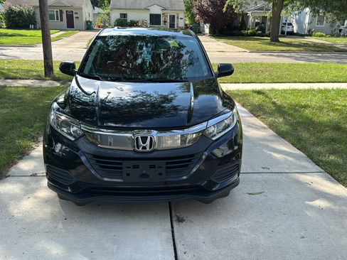 Used 2021 Honda HR-V LX image 2