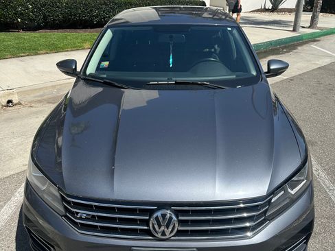 Used 2018 Volkswagen Passat 2.0T R-Line FWD image 11