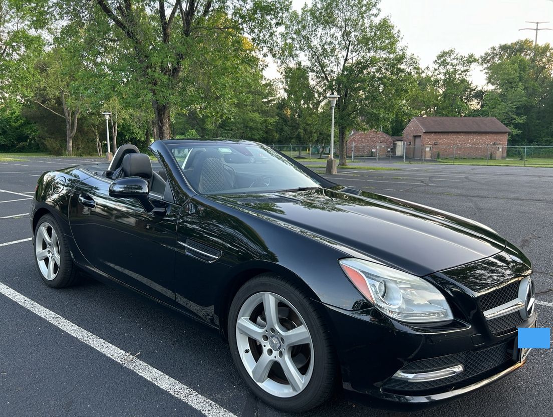 Used 2012 Mercedes-Benz SLK 250 image 1