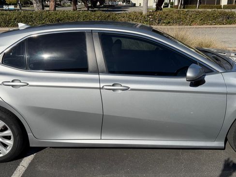 Used 2020 Toyota Camry LE image 4