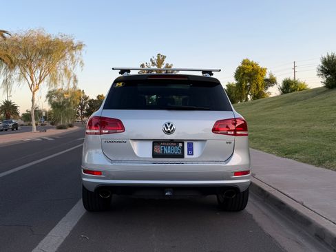 Used 2014 Volkswagen Touareg VR6 AWD/4WD image 5