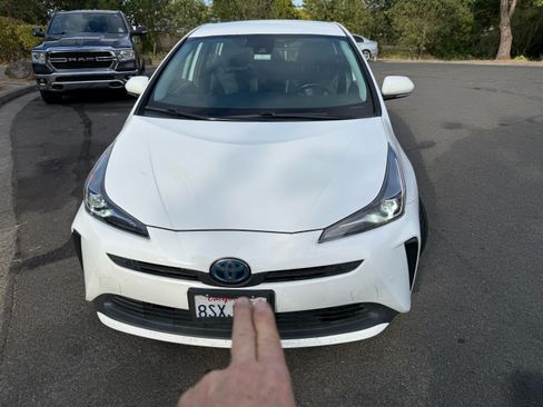 Used 2021 Toyota Prius XLE image 8