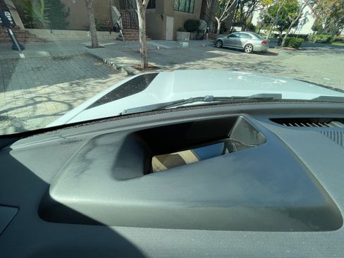 Used 2023 Land Rover Defender 110 image 23