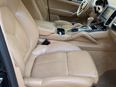 Used 2016 Porsche Cayenne AWD/4WD image 13