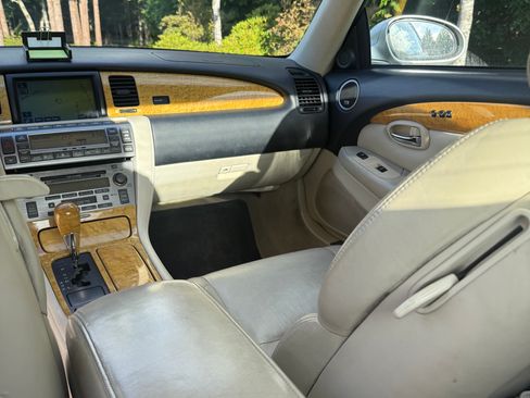 Used 2005 Lexus SC 430 Convertible RWD image 19
