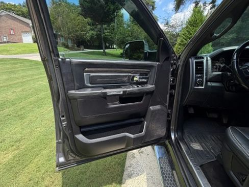Used 2016 RAM 1500 Limited AWD/4WD image 14