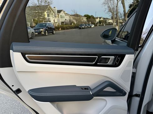 Used 2021 Porsche Cayenne GTS image 26