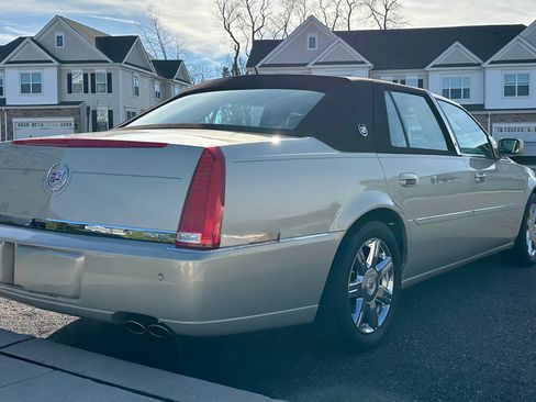 Used 2007 Cadillac DTS Luxury I w/ Trunk Convenience Package image 6