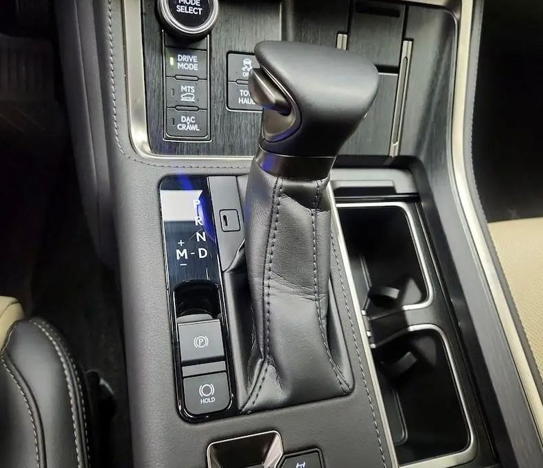 Used 2025 Lexus GX 550 w/ Accessory Package (32) AWD/4WD image 16