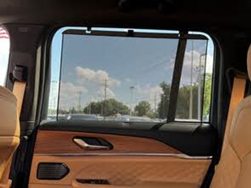 Used 2022 Jeep Grand Cherokee Summit image 10